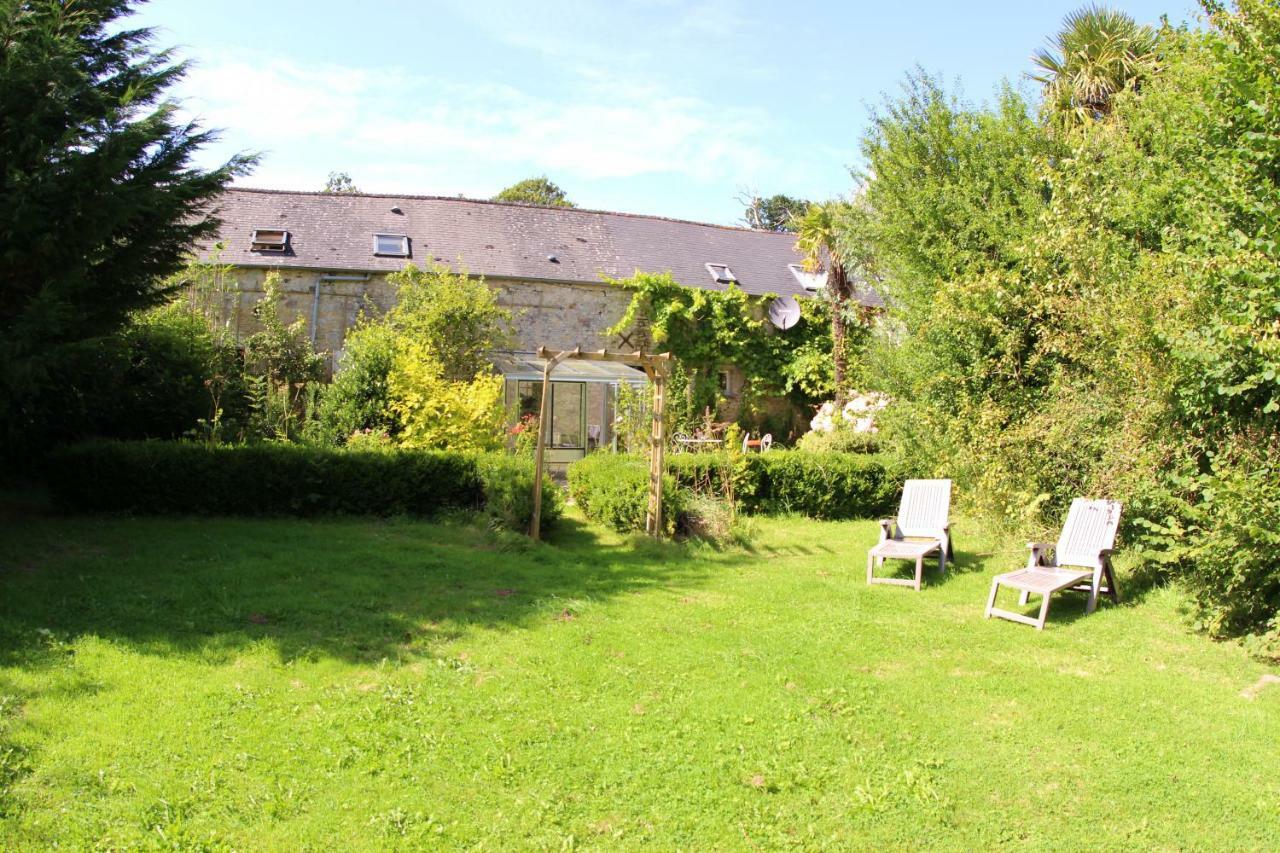 Chateau De Flottemanville Exterior photo